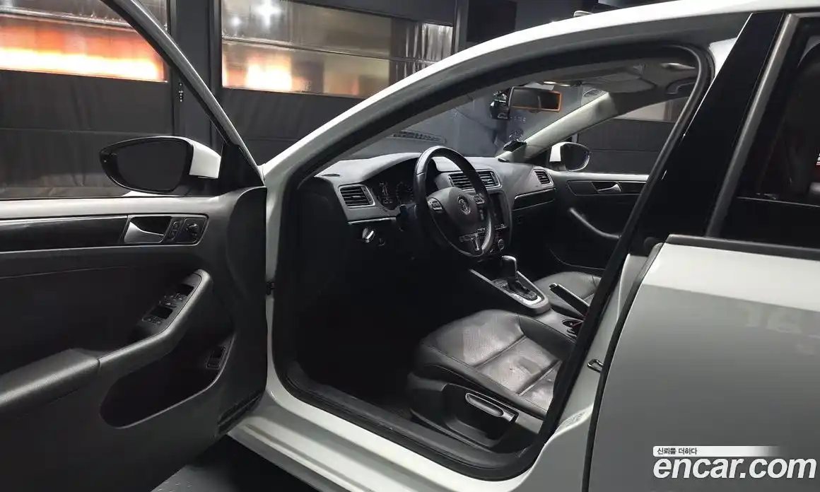 Volkswagen Jetta 2014 2.0 Автомат в Москве № 629206, фото 10