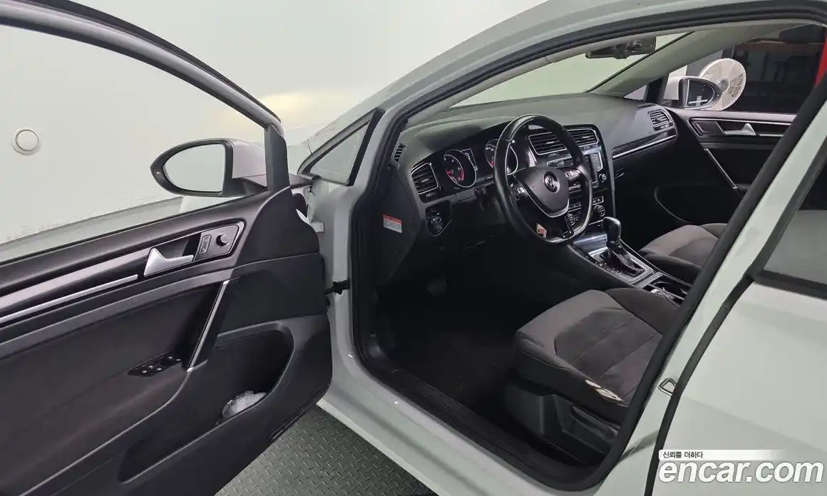 Volkswagen Golf 2016 2.0 Автомат в Москве № 629219, фото 11