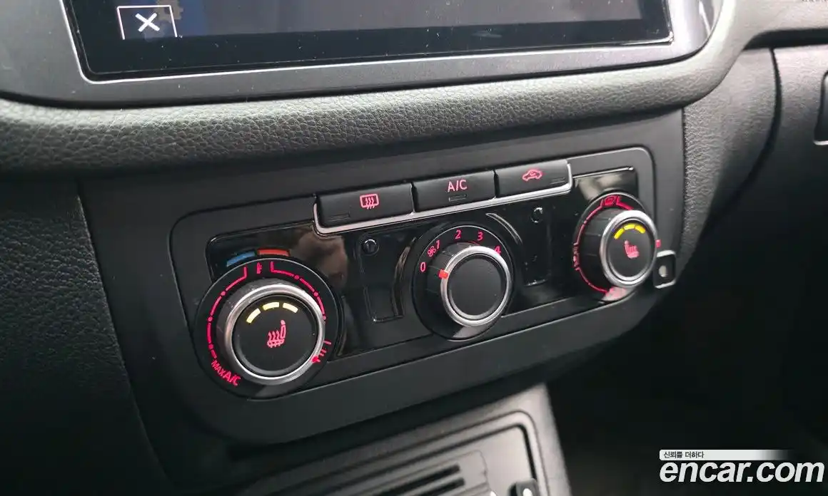 Volkswagen Tiguan 2014 2.0 Автомат в Москве № 629251, фото 16