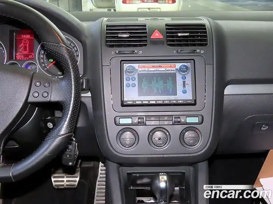 Volkswagen Golf 2009 2.0 Автомат в Москве № 629305, фото 10