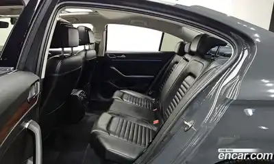 Volkswagen Passat 2018 2.0 Автомат в Москве № 168397, миниатюра 12