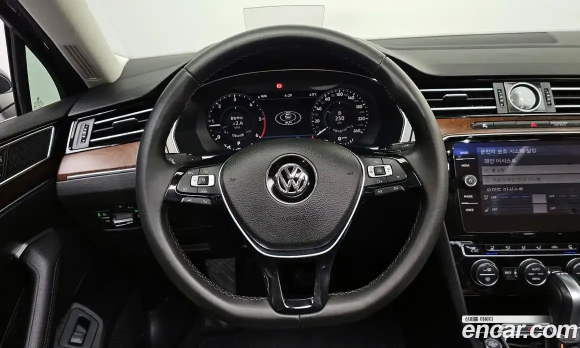 Volkswagen Passat 2018 2.0 Автомат в Москве № 168397, фото 13