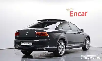 Volkswagen Passat 2018 2.0 Автомат в Москве № 168397, миниатюра 2