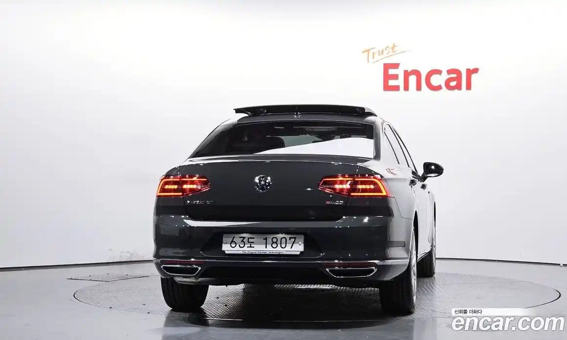 Volkswagen Passat 2018 2.0 Автомат в Москве № 168397, фото 4