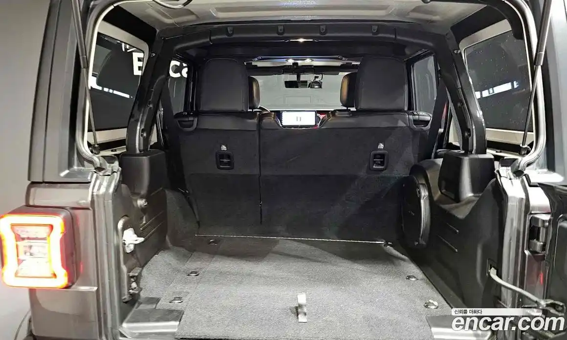 Jeep Wrangler 2023 2.0 Автомат в Москве № 182401, фото 18