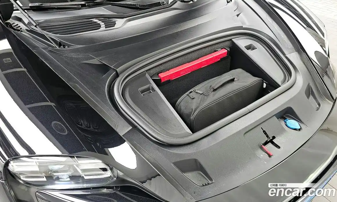 Porsche Taycan 2024 0.1 Автомат в Москве № 197310, фото 6