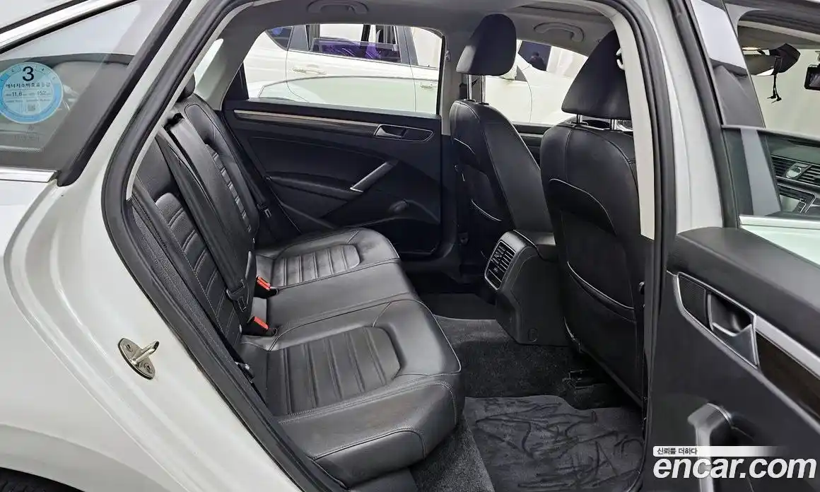 Volkswagen Passat 2016 1.8 Автомат в Москве № 199118, фото 12