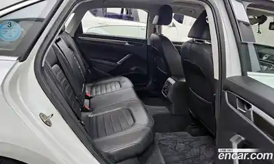 Volkswagen Passat 2016 1.8 Автомат в Москве № 199118, миниатюра 12