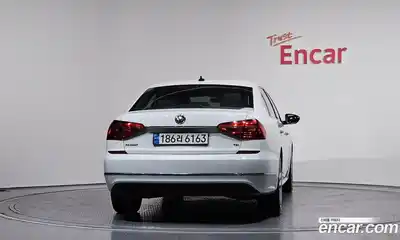 Volkswagen Passat 2016 1.8 Автомат в Москве № 199118, миниатюра 4