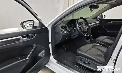 Volkswagen Passat 2016 1.8 Автомат в Москве № 199118, миниатюра 10