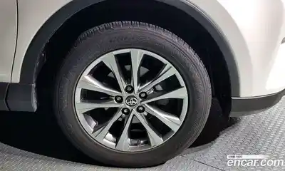 Toyota RAV4 2017 2.5 Автомат в Москве № 199704, миниатюра 5