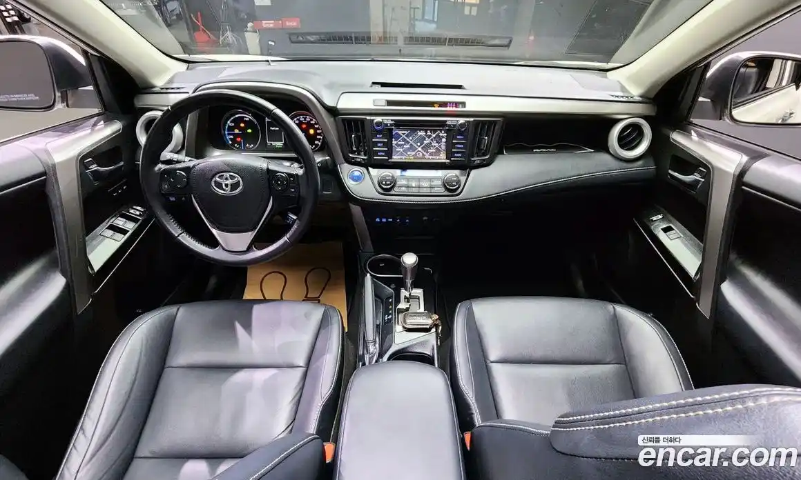Toyota RAV4 2017 2.5 Автомат в Москве № 199704, фото 7