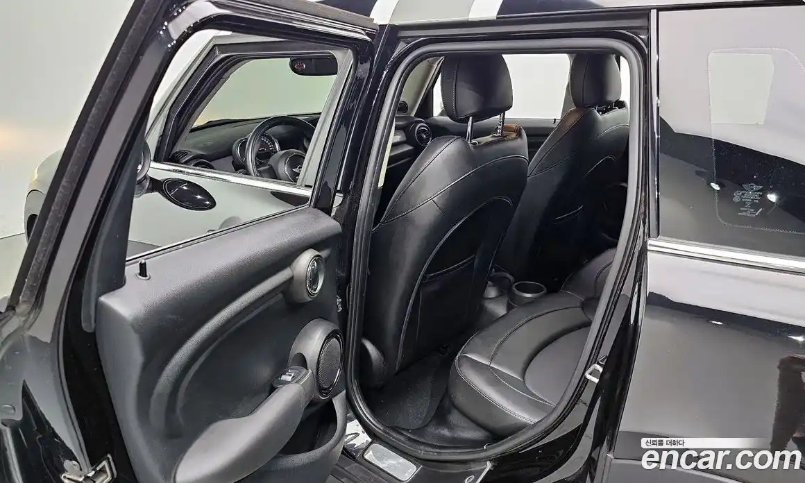 Mini Cooper 2017 1.5 Автомат в Москве № 202895, фото 12