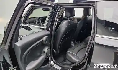 Mini Cooper 2017 1.5 Автомат в Москве № 202895, миниатюра 12