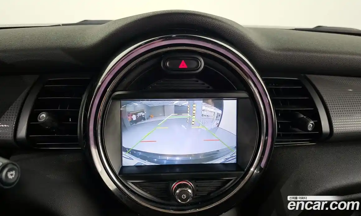 Mini Cooper 2017 1.5 Автомат в Москве № 202895, фото 15