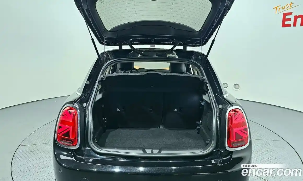 Mini Cooper 2017 1.5 Автомат в Москве № 202895, фото 20