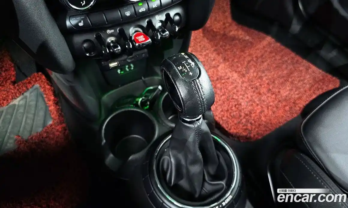 Mini Cooper 2017 1.5 Автомат в Москве № 202895, фото 9