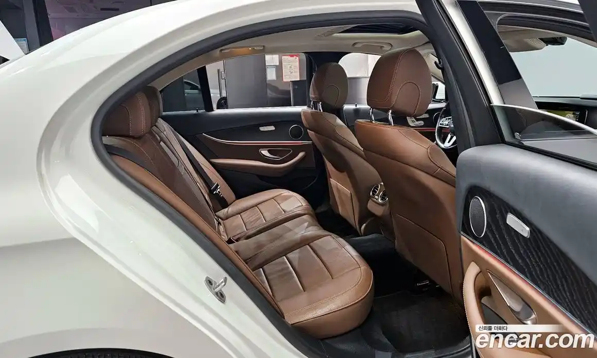 Mercedes-Benz E-Class 2020 1.9 Автомат в Москве № 209304, фото 12