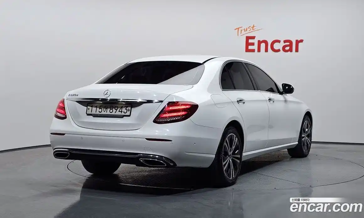 Mercedes-Benz E-Class 2020 1.9 Автомат в Москве № 209304, фото 2