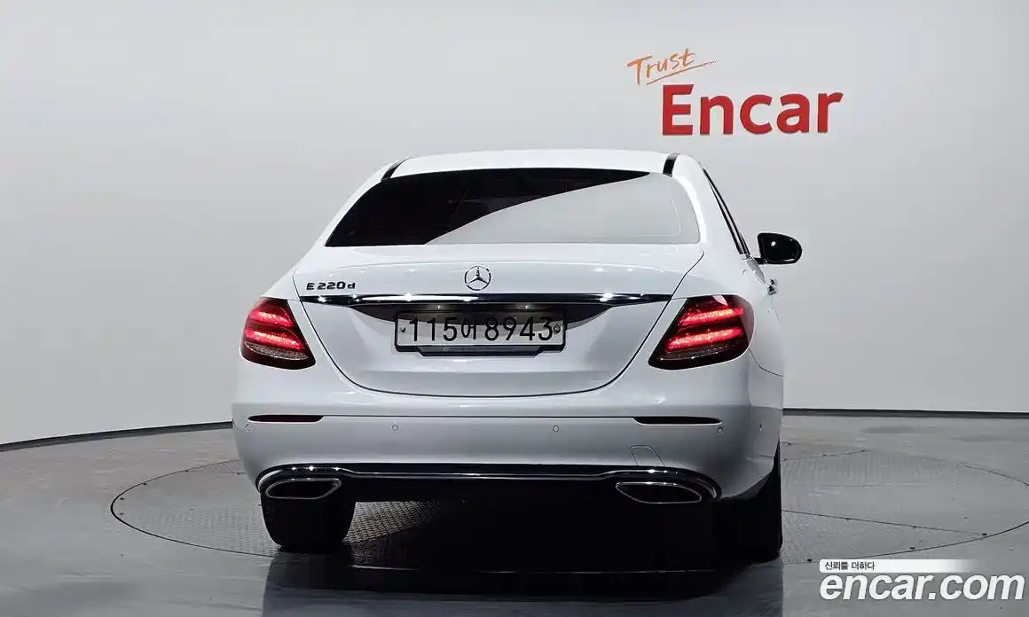 Mercedes-Benz E-Class 2020 1.9 Автомат в Москве № 209304, фото 4