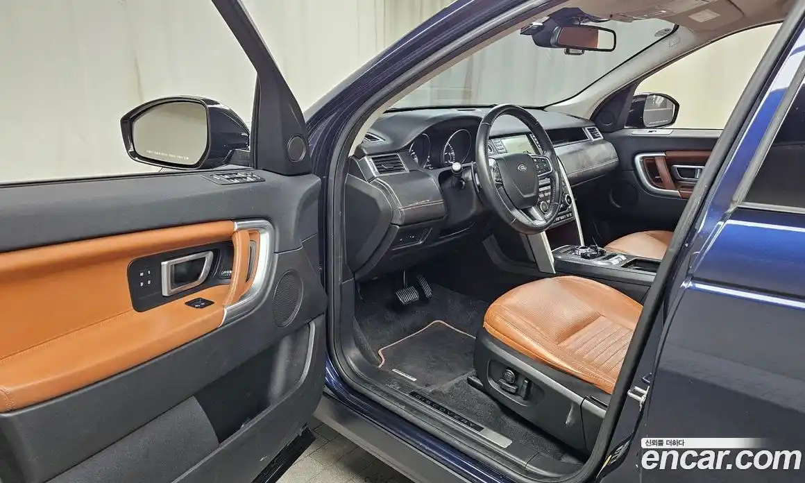 Land Rover Discovery Sport 2016 2.0 Автомат в Москве № 213658, фото 10