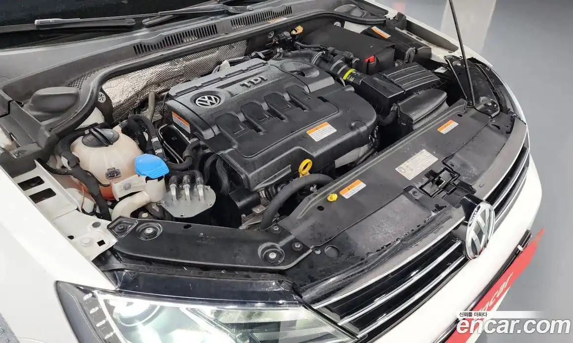 Volkswagen Jetta 2015 2.0 Автомат в Москве № 215166, фото 6