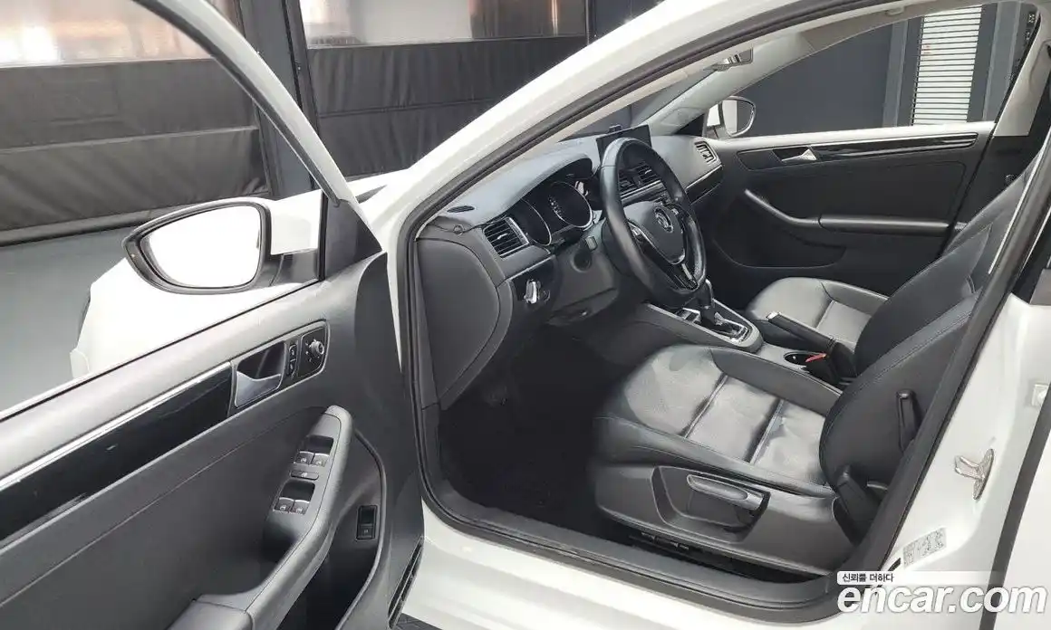 Volkswagen Jetta 2015 2.0 Автомат в Москве № 215166, фото 10