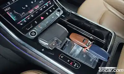 Audi Q8 2023 3.0 Автомат в Москве № 230121, миниатюра 9