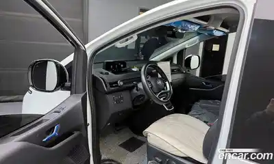 Hyundai Staria 2025 2.2 Автомат в Москве № 582139, миниатюра 10