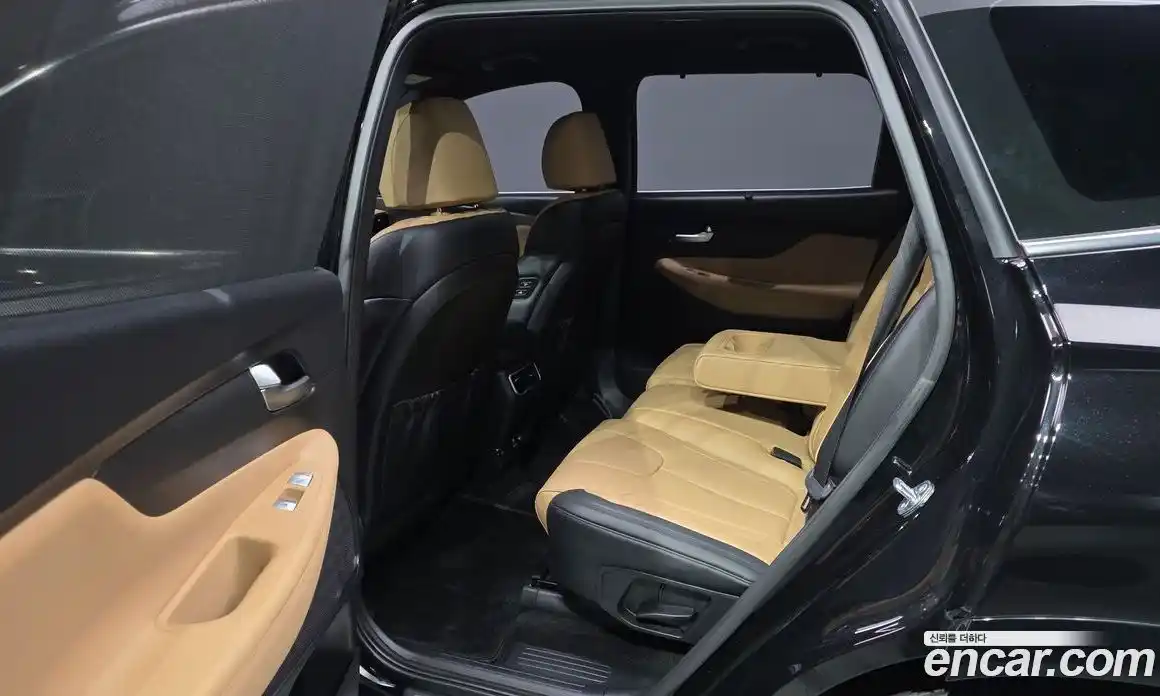 Hyundai Santa Fe 2023 2.5 Автомат в Москве № 582144, фото 12