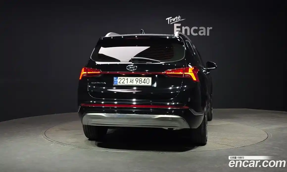 Hyundai Santa Fe 2023 2.5 Автомат в Москве № 582144, фото 4