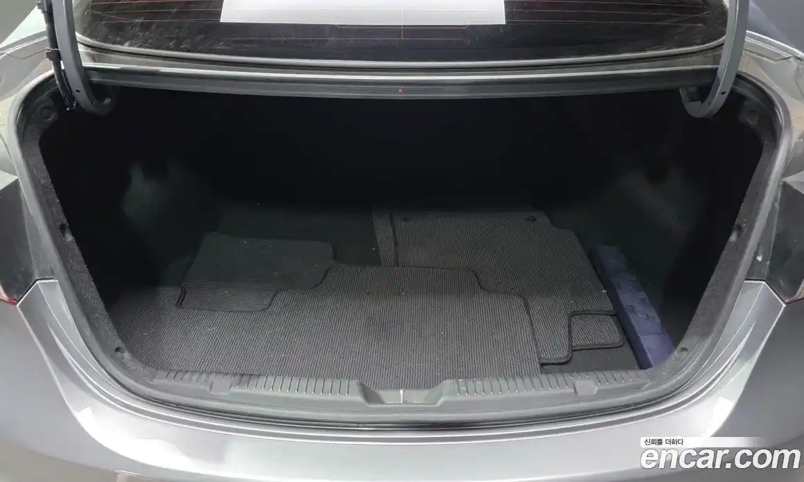 Hyundai Avante 2015 1.6 Автомат в Москве № 582847, фото 20