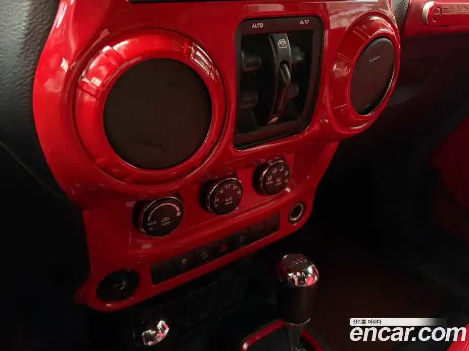 Jeep Wrangler 2014 2.8 Автомат в Москве № 584416, фото 10