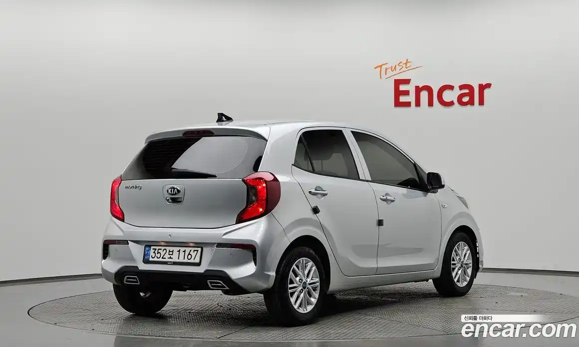 Kia Morning 2021 1.0 Автомат в Москве № 586573, фото 1