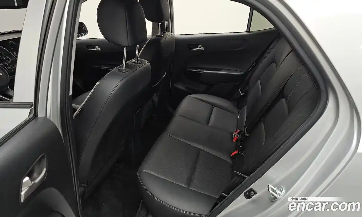 Kia Morning 2021 1.0 Автомат в Москве № 586573, фото 11