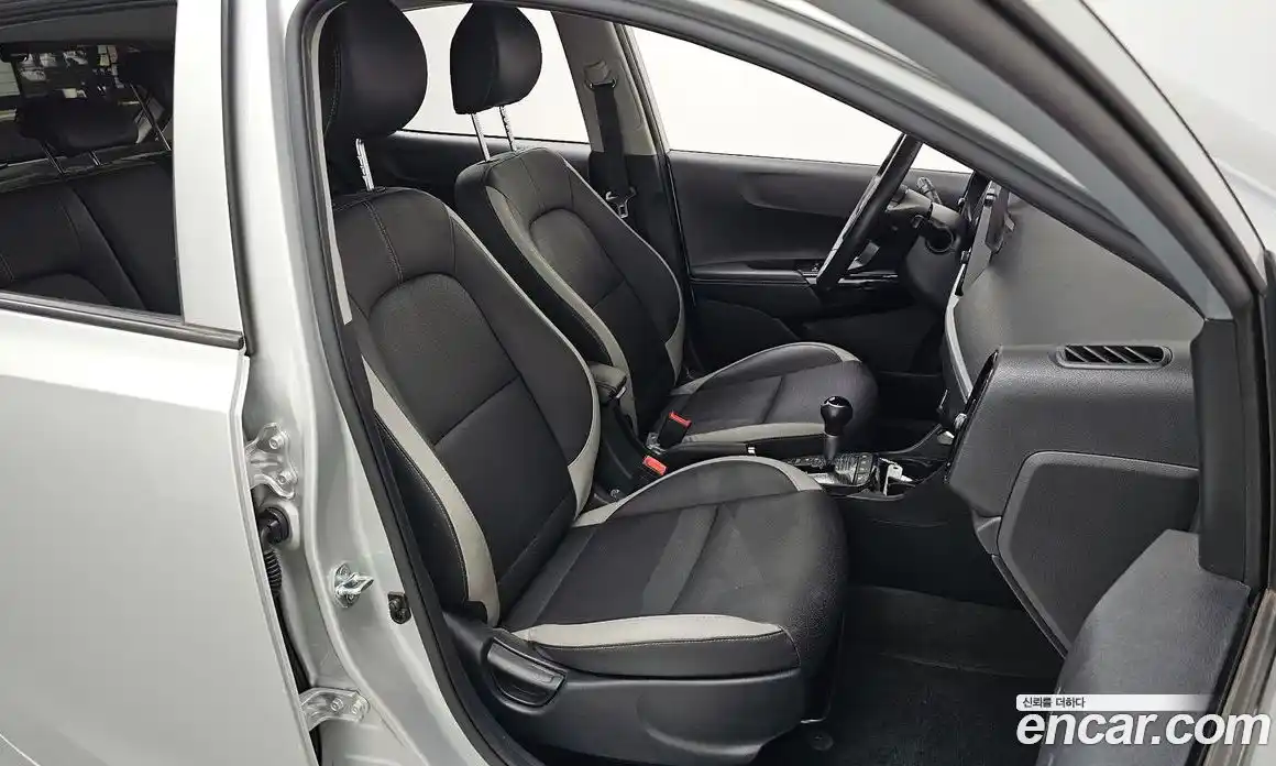 Kia Morning 2021 1.0 Автомат в Москве № 586573, фото 9