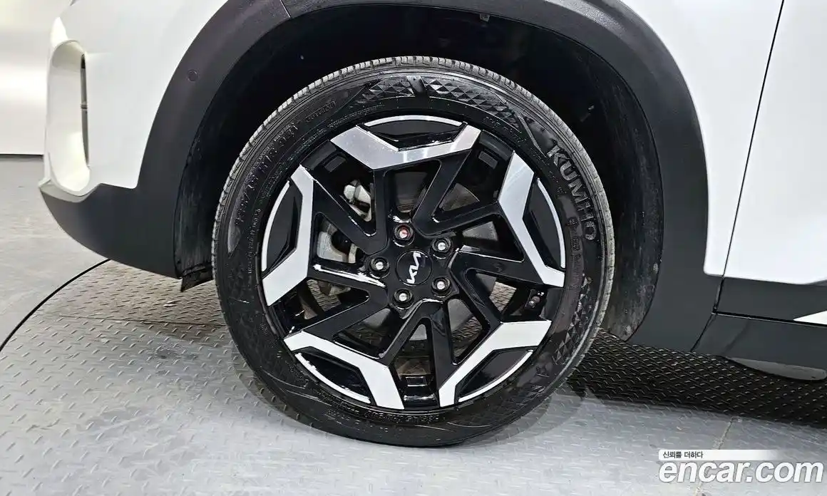 Kia Seltos 2023 1.6 Автомат в Москве № 587345, фото 5