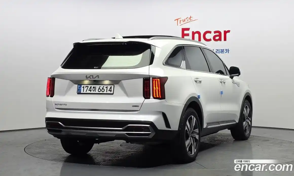 Kia Sorento 2023 1.6 Автомат в Москве № 587832, фото 2