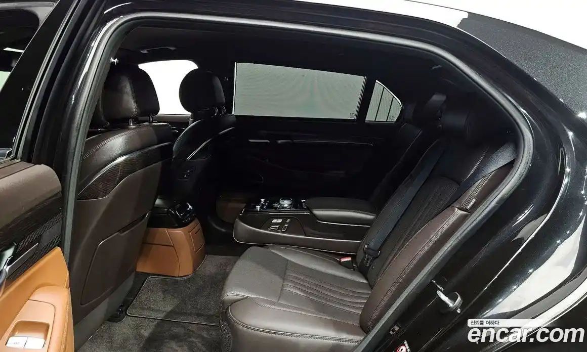 Genesis G90 2019 3.3 Автомат в Москве № 588485, фото 12