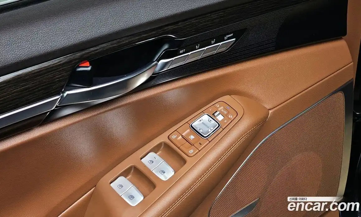 Genesis G90 2019 3.3 Автомат в Москве № 588485, фото 17