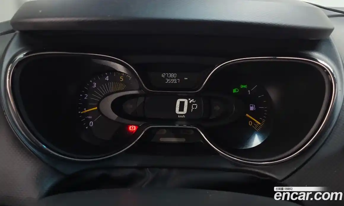 Renault QM3 2015 1.5 Автомат в Москве № 590147, фото 8