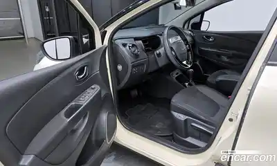 Renault QM3 2015 1.5 Автомат в Москве № 590175, миниатюра 11