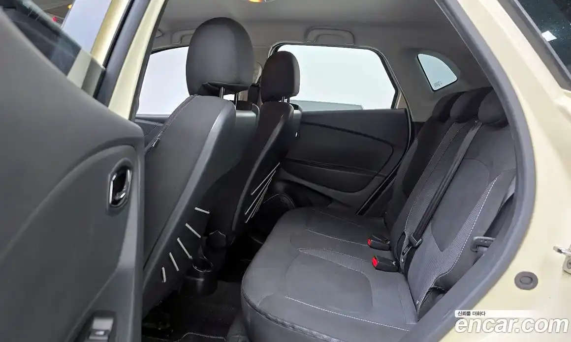 Renault QM3 2015 1.5 Автомат в Москве № 590175, фото 13