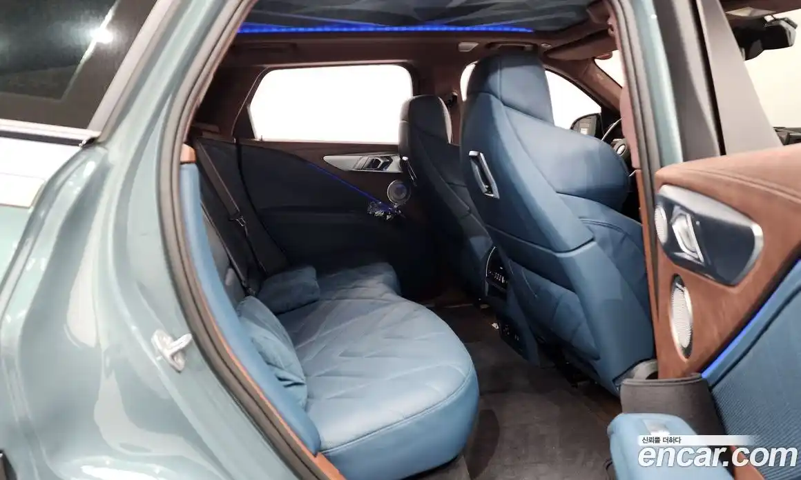 BMW XM 2023 4.4 Автомат в Москве № 590702, фото 12