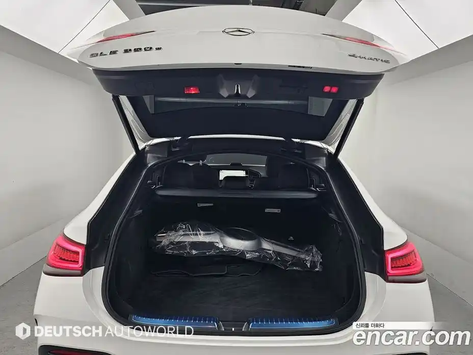 Mercedes-Benz GLE-Class 2023 2.0 Автомат в Москве № 591808, фото 19