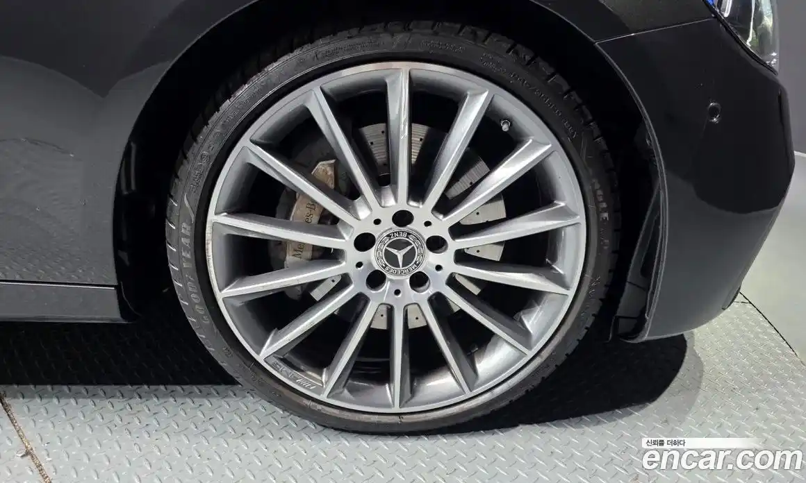 Mercedes-Benz E-Class 2022 2.0 Автомат в Москве № 592436, фото 5