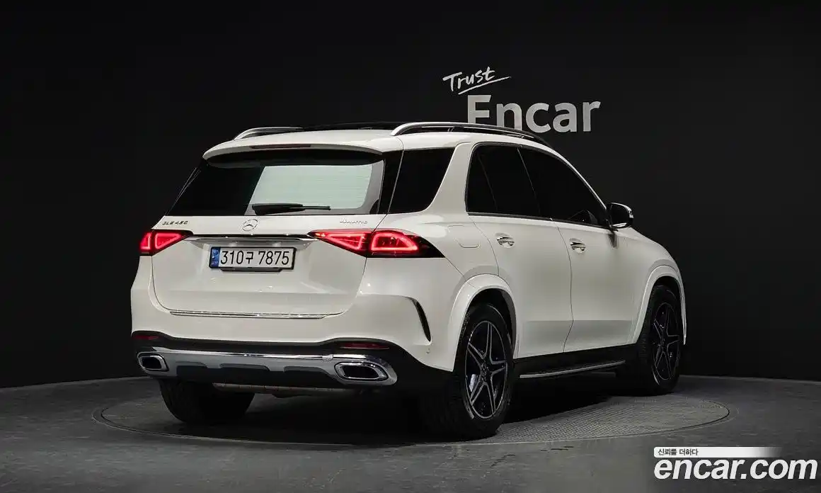 Mercedes-Benz GLE-Class 2021 3.0 Автомат в Москве № 592770, фото 2