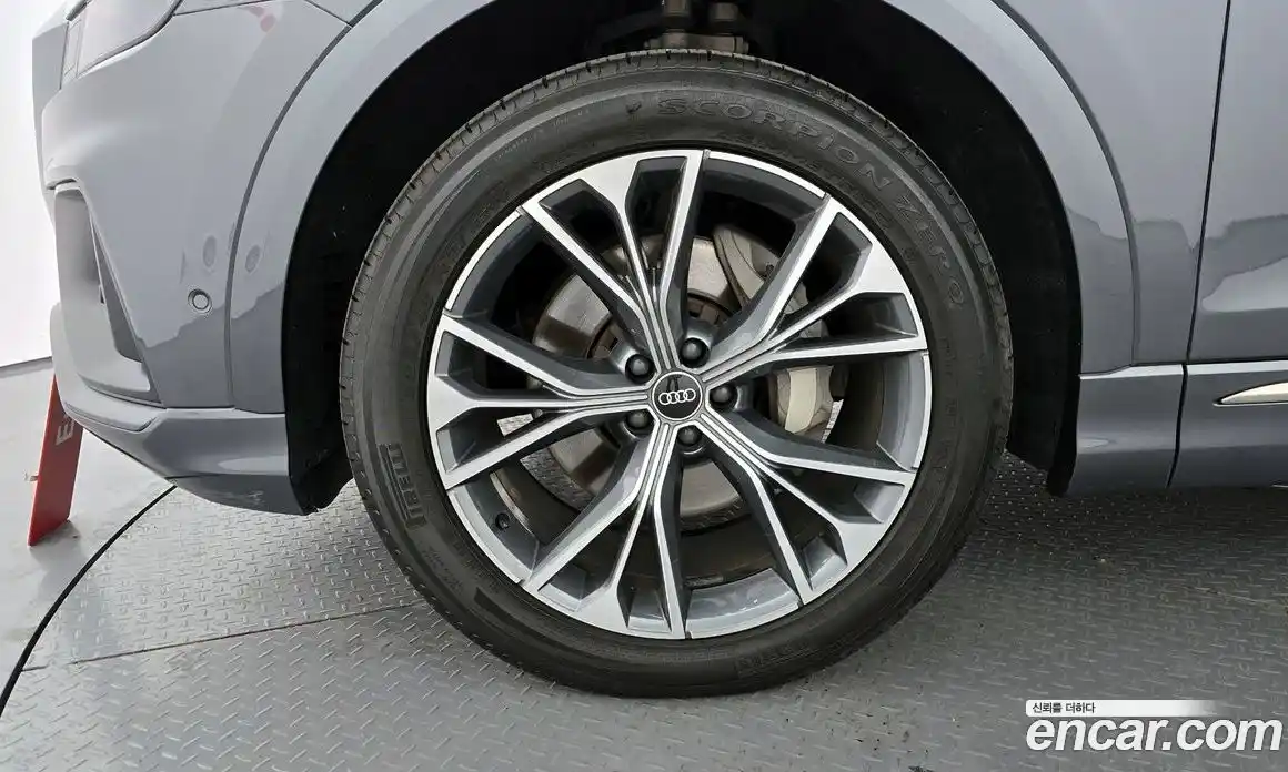 Audi Q8 2021 3.0 Автомат в Москве № 593031, фото 5