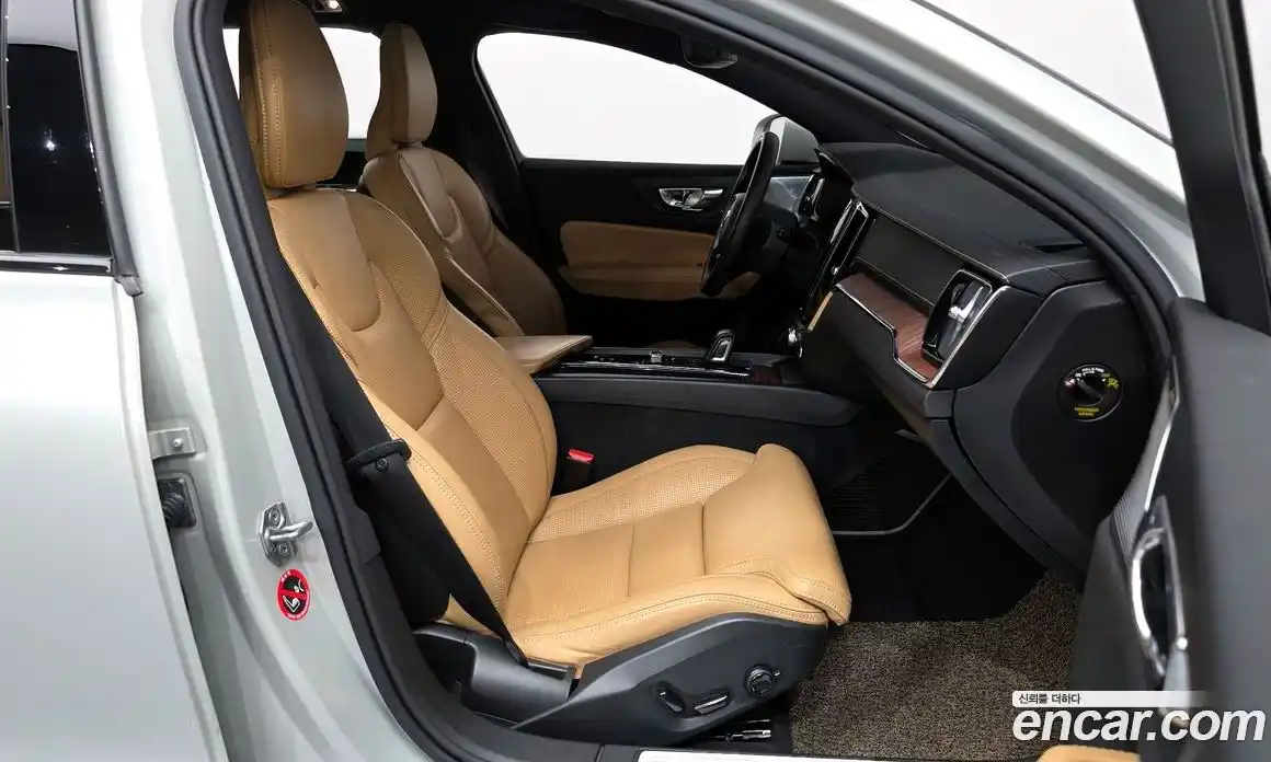 Volvo V60 2021 2.0 Автомат в Москве № 593767, фото 11