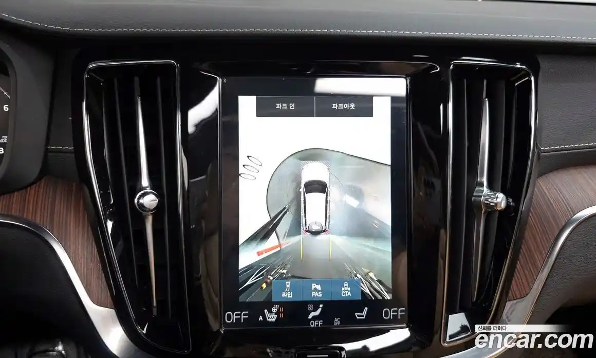 Volvo V60 2021 2.0 Автомат в Москве № 593767, фото 16